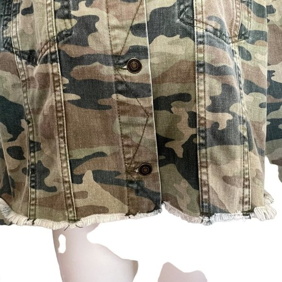 FREE PEOPLE GREEN CAMO CROP DENIM JACKET SIZE XS - Picture 9 of 13
